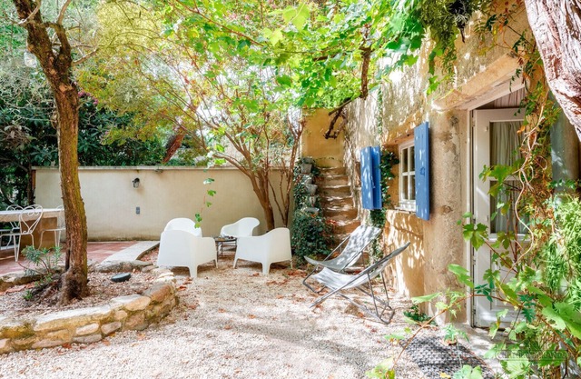 "Le Mas des Platanes", la Passerelle gîte in Provence