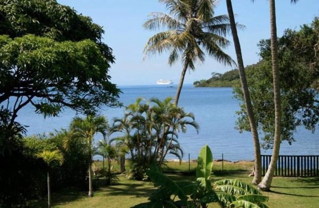Le Mont Dore: Luxury Villa with private beach .