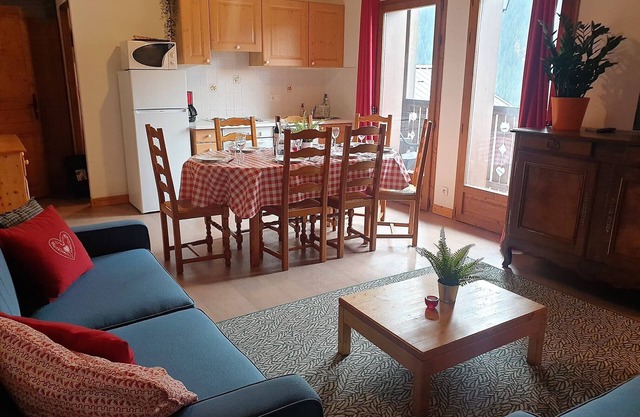 Le Petit Chazelet with mountain views - 7PAX