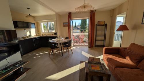 Le Sacré-Cœur- Cosy T3 Balcon & Parking-400m métro