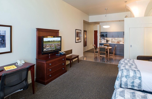 Le Square Phillips Hotel And Suites