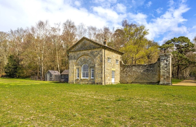 Leconfield Lodge by inspirestays.com - a rural cottage that sleeps 2 guests in 1 bedroom