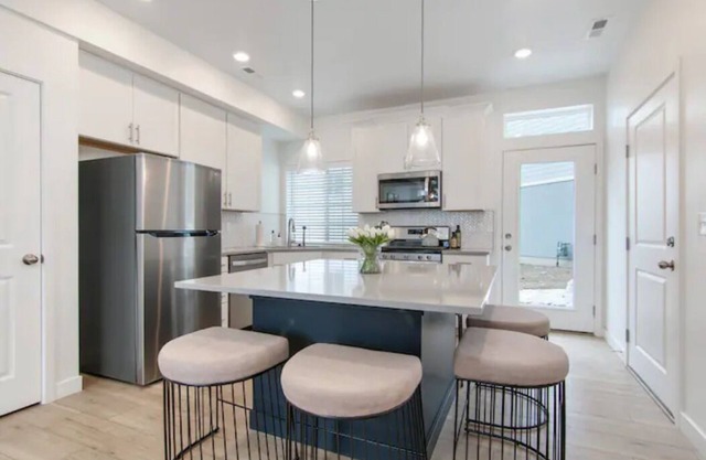 Lehi Contemporary Silicone Home