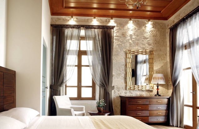 Leo Hotel