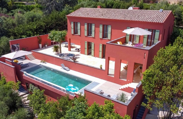 "Les Chants Vallonnés " Villa in Spéracèdes, sea view, swimming pool, peace and comfort