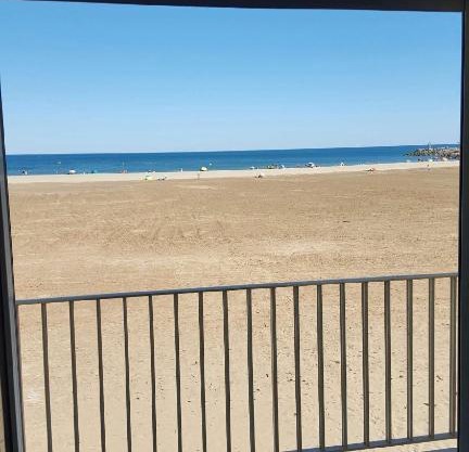 Les Corsaires direct plage près du port
