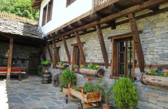 Leshten Valentin's House