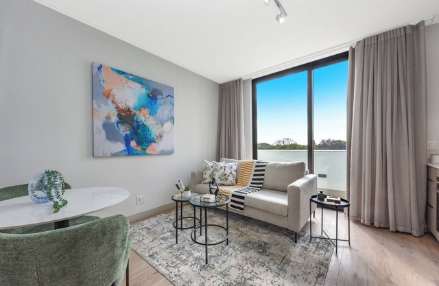 Let the Light In, Hotel-Styled Calm in Rosebank