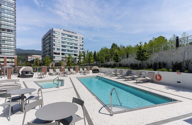 Level Port Moody- Three Bedroom Suite