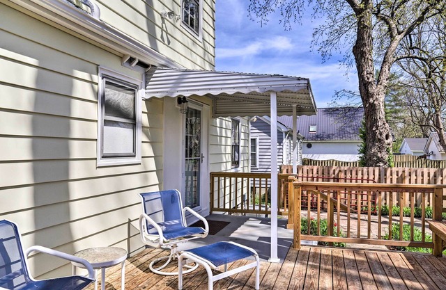 Lexington Getaway w/Backyard Deck < 2 Mi to UK!
