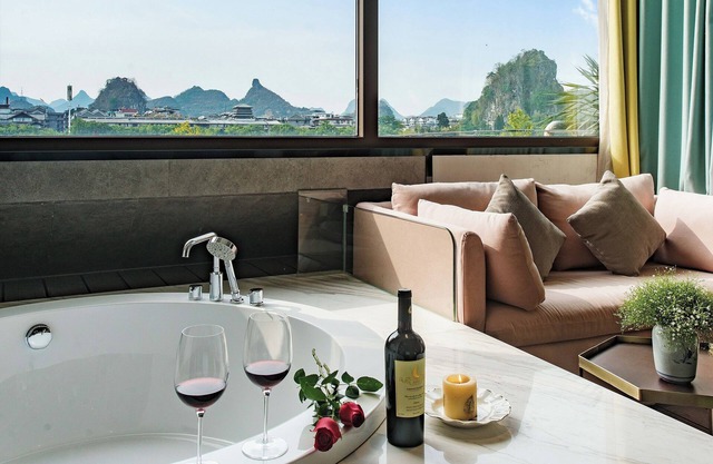 Li River Resort Villa Hotel