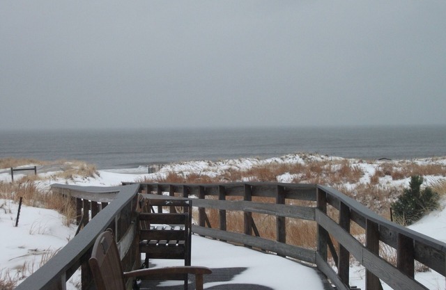 Lido Beach Studio Steps to private Ocean Beach