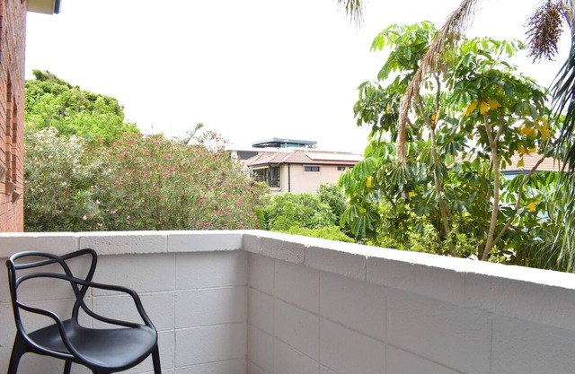 Light And Airy 2 Bedroom North Bondi Apartment