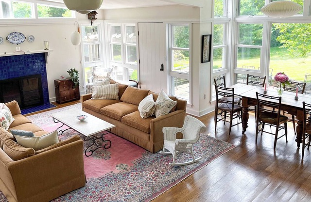 Light-Filled Cottage with Pool on Private 5 Acres