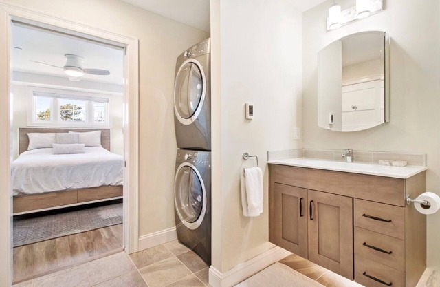 Lighthouse Suites at Pine Point - only steps from beautiful Pine Point Beach!