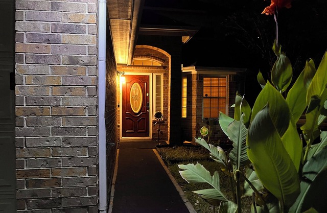 “Lil Africa” 4BR, WiFi, 5g, near Golf, NRG, MedCntr, MoCity. Long stay discounts