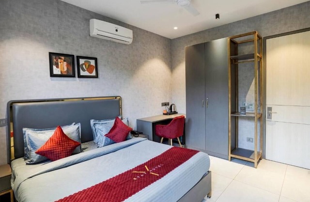 Lime Tree Hotel & Stays Greater Noida Nearby India Expo Centre & Mart