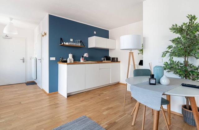 limehome Leipzig Jahnallee | Suite M +balcony (LT)