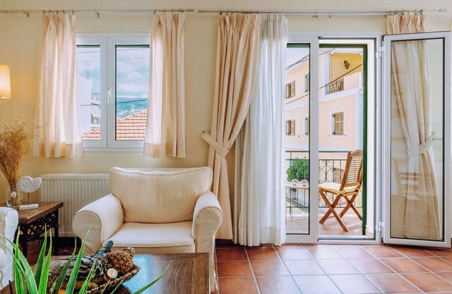 Lithostroto Suites