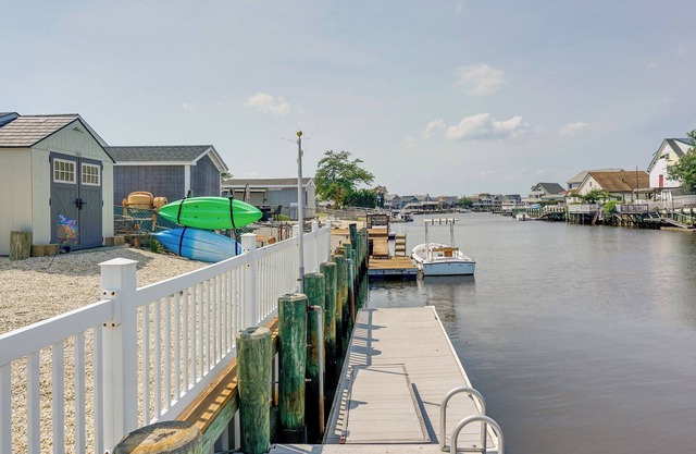 Little Egg Harbor Township Home w/ Patio & Kayaks!