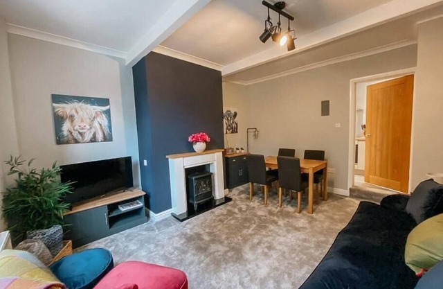 LITTLE RED HOLIDAY HOME/Luxe 2 bed accommodation in Halifax/West Yorkshire