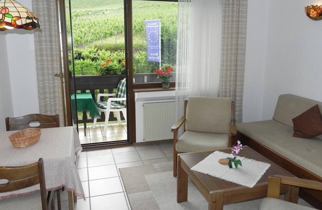 Little time out FEWO No. 10 - Holiday apartments "Haus Berghof"
