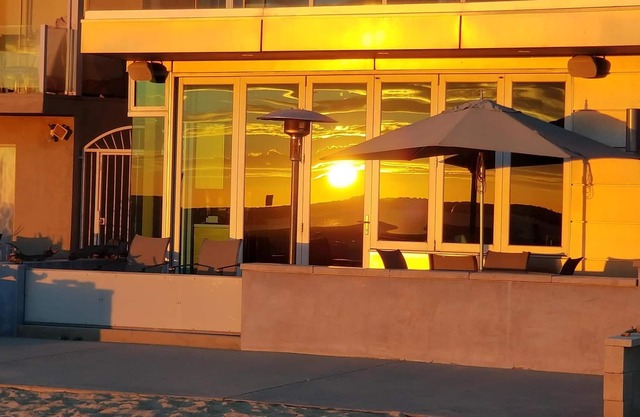 Live On the Sand In LA! Just Walk Out The Doors!