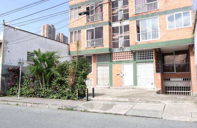 Living Poblado 3020 In the heart of Poblado, ideal for living the paisa culture.