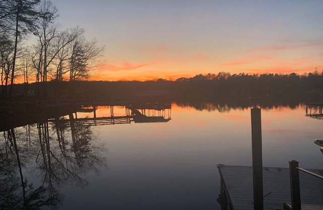 LKN WATERFRONT studio in wonderful Mooresville NC all inclusive