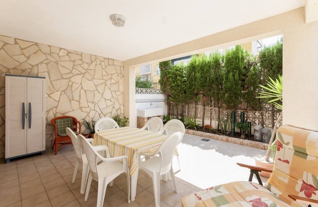 LLAMÀNTOL - Cosy house with private terrace near the beach.