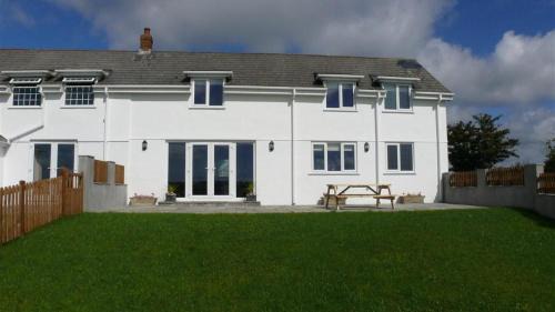 Llanelen Farm Sleeps 2