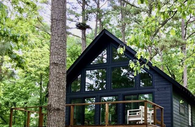 Loblolly Pines Cabin - A modern retreat on 6 acres