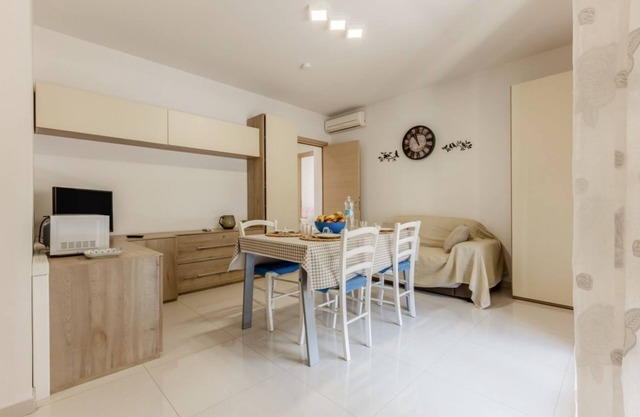 Located in a quiet area of ​Cagliari, the apartment offers a welcoming accommodation ideal for those who want comfort and relaxation. With a surface area of ​60 sqm, it is located on the first floor served by a lift and can accommodate up to 4