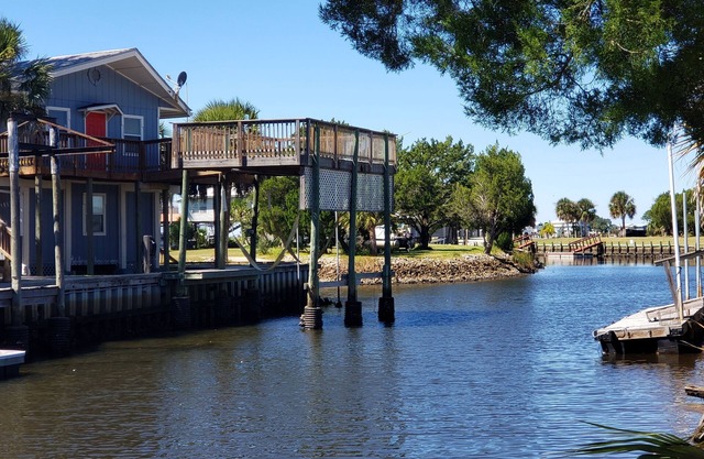 Located on canal, quiet paradise, for 9-10 guests