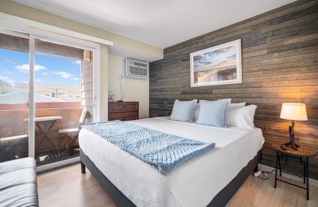 LOCATION! LOCATION! LOCATION! Brigantine Beachfront Getaway!
