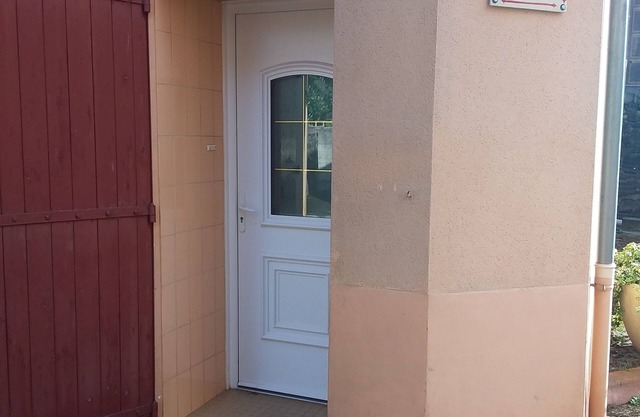 Location Vacances Appartement Dans Maison Village. Au Pays des Raspes du Tarn