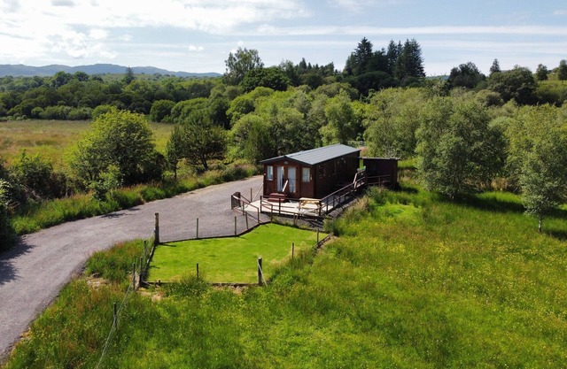 Loch View - luxury cabin with spectacular alpine and loch views