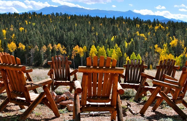 Locked off Apartment with private outdoor hot tub! Located on 35 acre ranch.