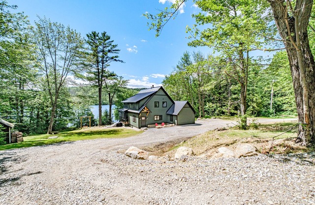 Lockwood on Songo - Newly renovated, waterfront lake house on Songo Pond. Bethel, Maine