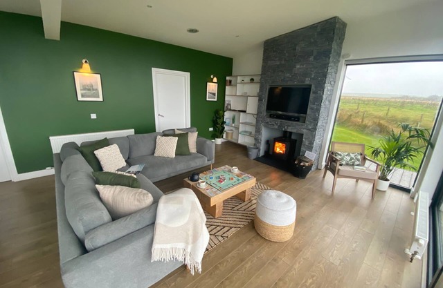 Lodge 11 - 3 Bed Sea-View - a john o'groat that sleeps 6 guests in 3 bedrooms