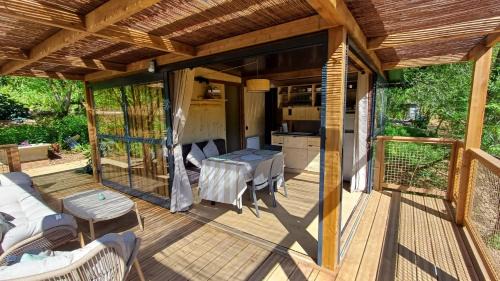 Lodge premium Pique poque