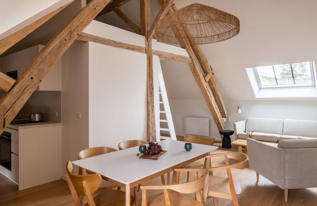 Loft apartment with garden, 10-min walk to forest