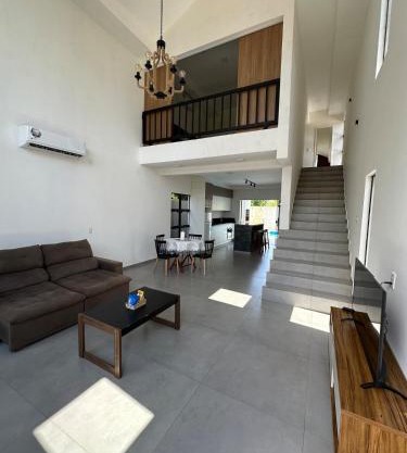 Loft Moderno con Piscina Privada en Encarnación