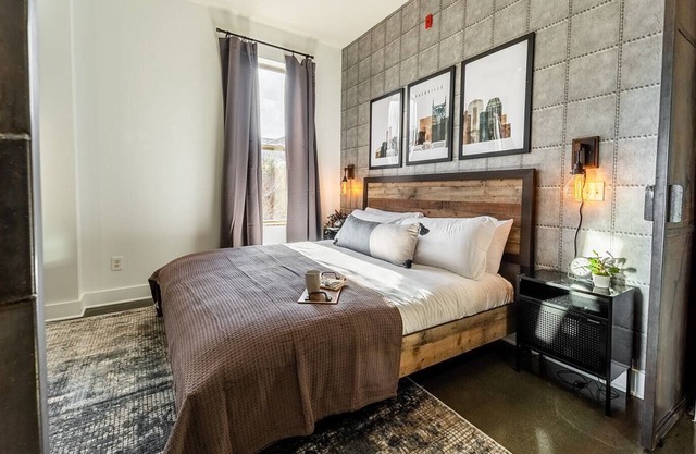 LOFTS AT 30TH - URBAN DREAM - 5 MINS TO BROADWAY