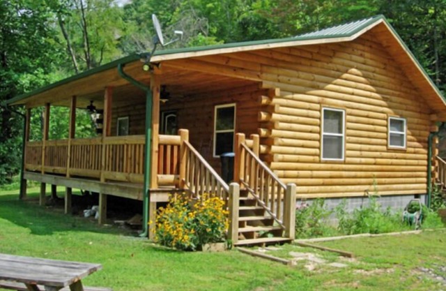Log Cabin Rental w/Hot Tub, Views near Harrahs Casino, Cherokee & Bryson City NC
