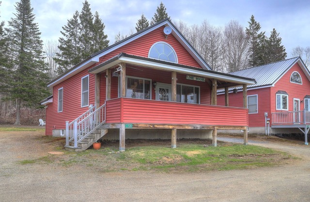 Lone Moose - Cute Cabin within walking distance to downtown Rangeley