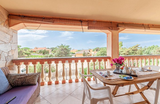 Look forward to a wonderful vacation in this appealing vacation home.