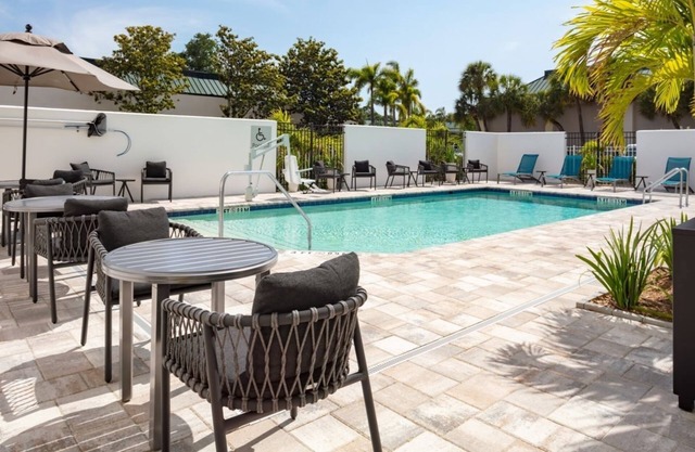 Look No More! 3 Pet-friendly Units, Free Breakfast, Outdoor Pool, Free Parking