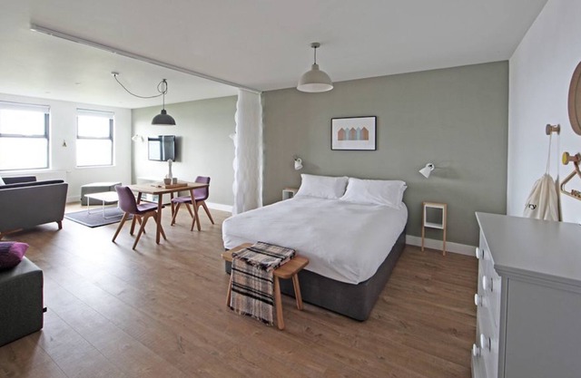 Lord Clyde - 1-bed Luxury Studio Apartment