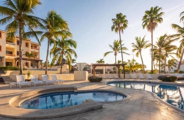 Los Cabos Cozy Studio Near Beachtfor Weekend Getaway